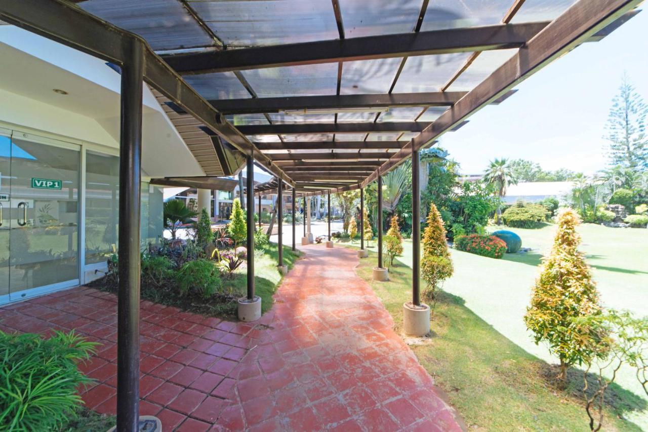 מלון Davao City Reddoorz Premium @ The Ritz Garden Oases מראה חיצוני תמונה