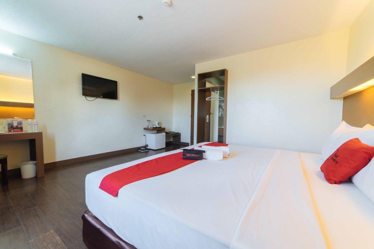 מלון Davao City Reddoorz Premium @ The Ritz Garden Oases מראה חיצוני תמונה