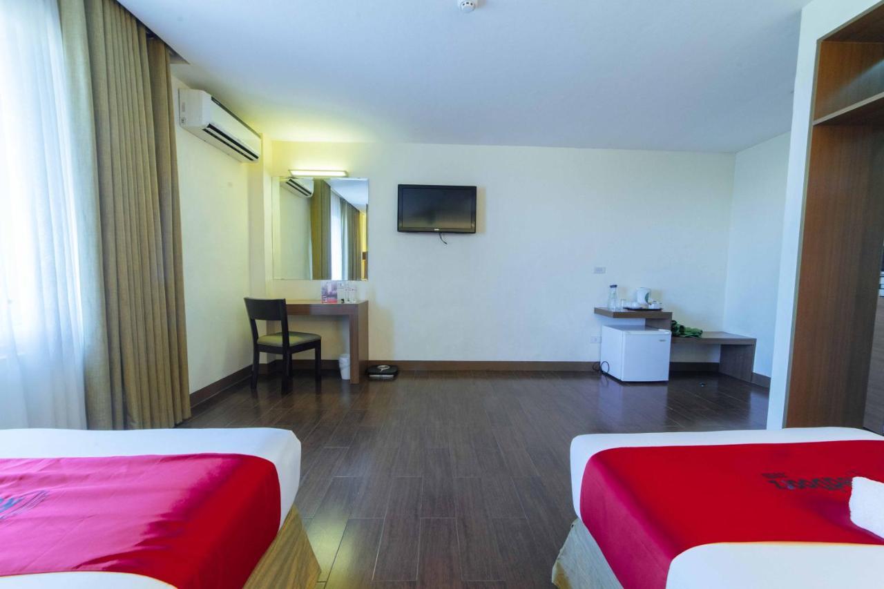 מלון Davao City Reddoorz Premium @ The Ritz Garden Oases מראה חיצוני תמונה