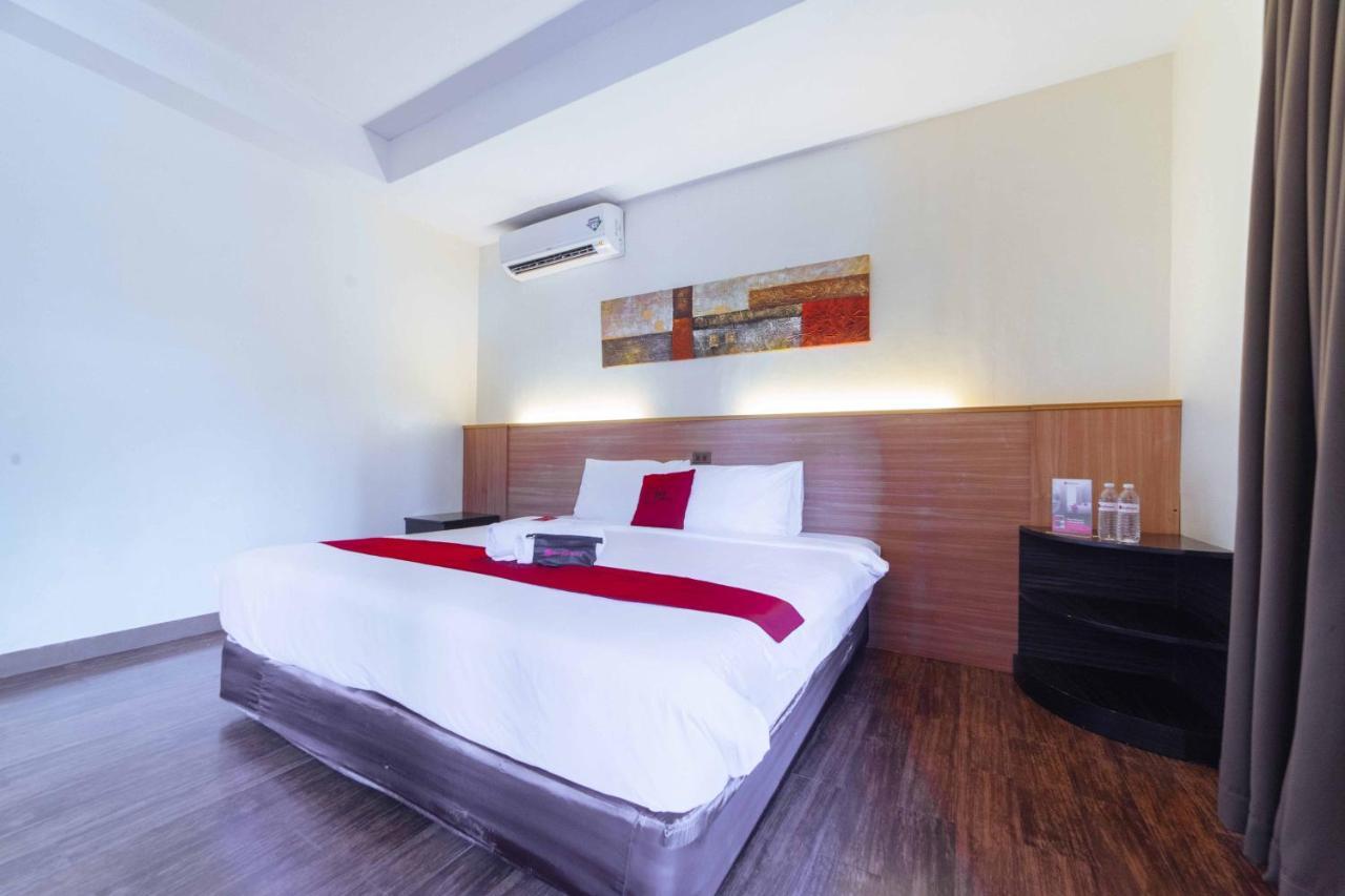 מלון Davao City Reddoorz Premium @ The Ritz Garden Oases מראה חיצוני תמונה