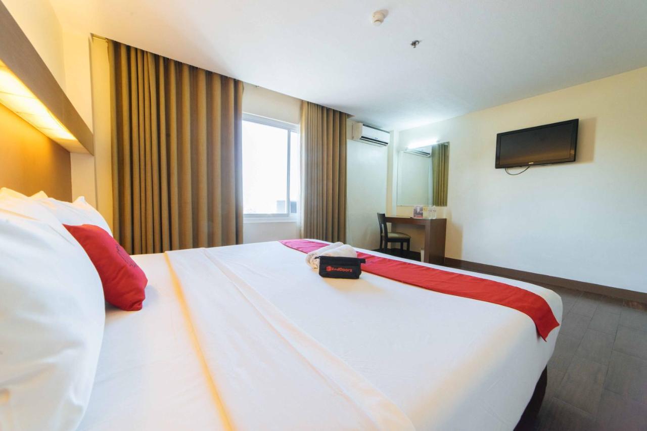 מלון Davao City Reddoorz Premium @ The Ritz Garden Oases מראה חיצוני תמונה