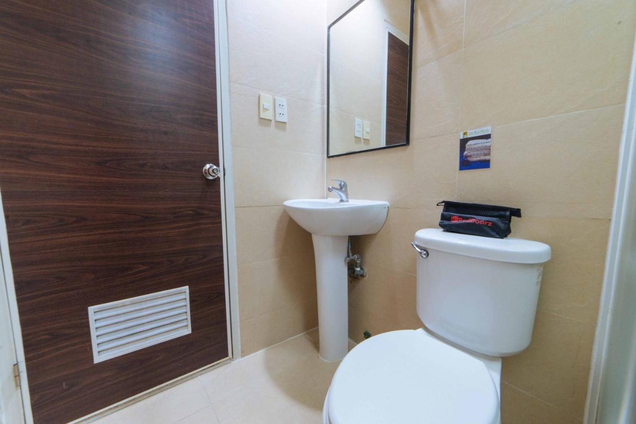 מלון Davao City Reddoorz Premium @ The Ritz Garden Oases מראה חיצוני תמונה